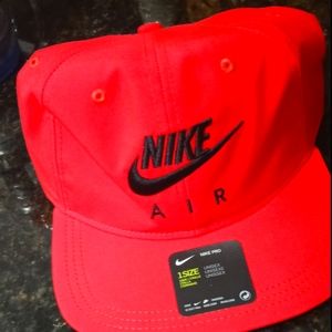 NWT NIKE SPORTSWEAR PRO AIR ADJUSTABLE BACK HAT